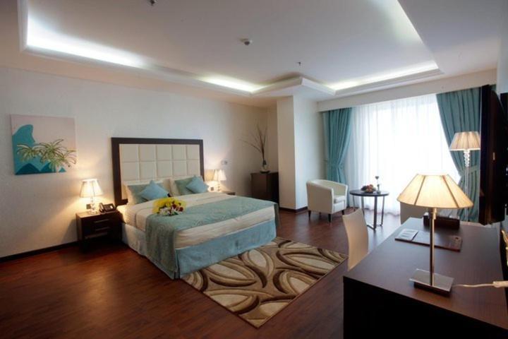Gokulam Park Doha Hotel Exterior photo