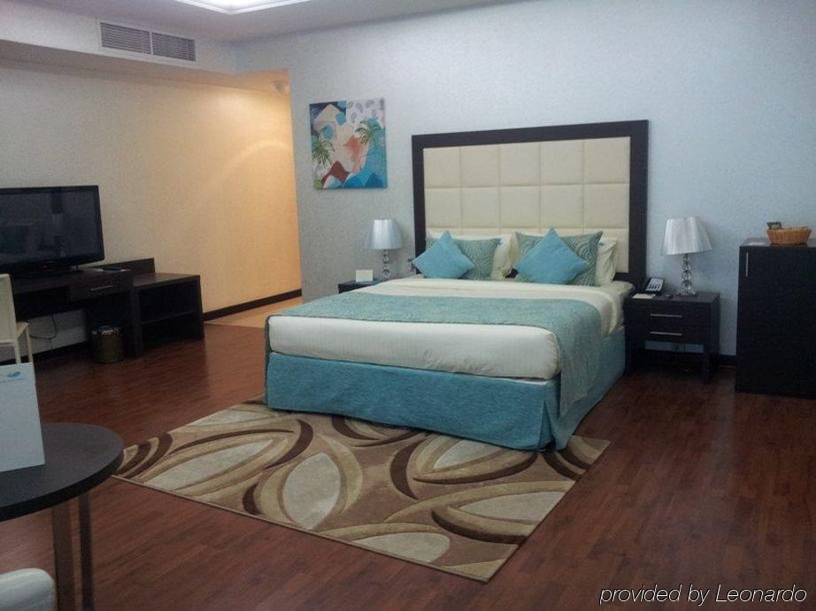 Gokulam Park Doha Hotel Room photo