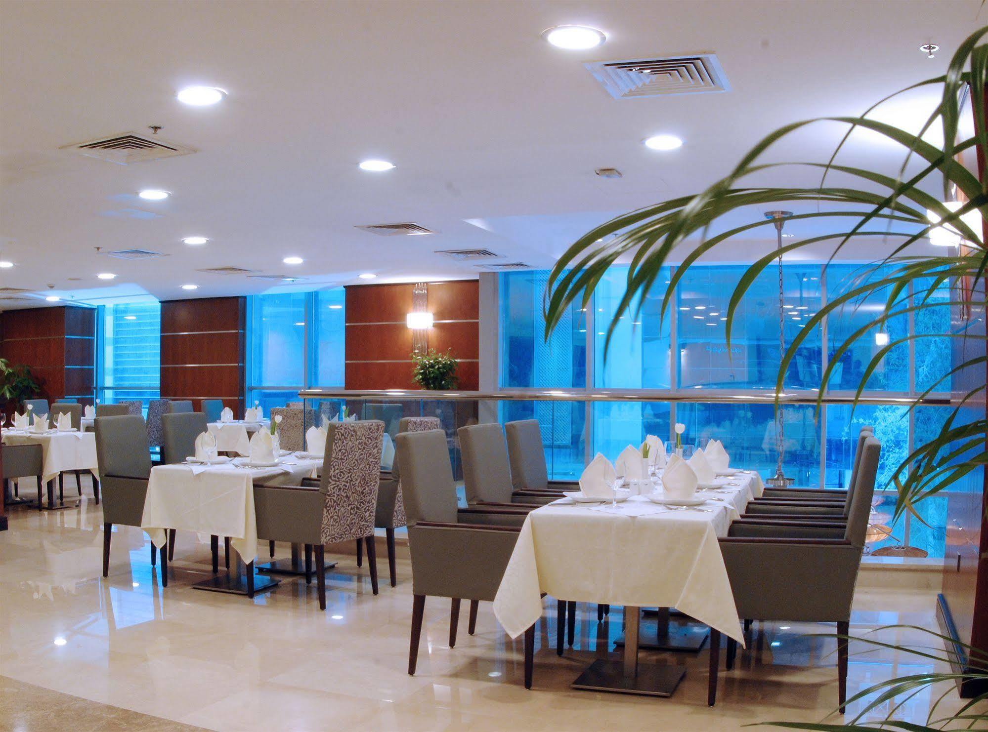 Gokulam Park Doha Hotel Exterior photo