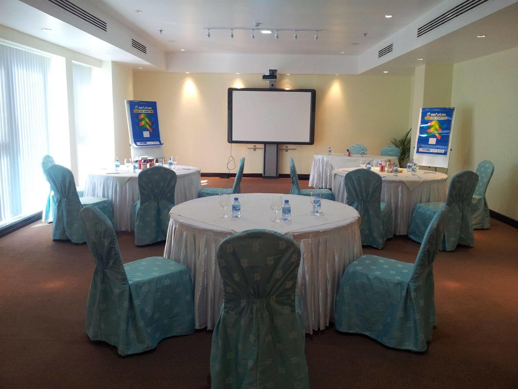 Gokulam Park Doha Hotel Exterior photo